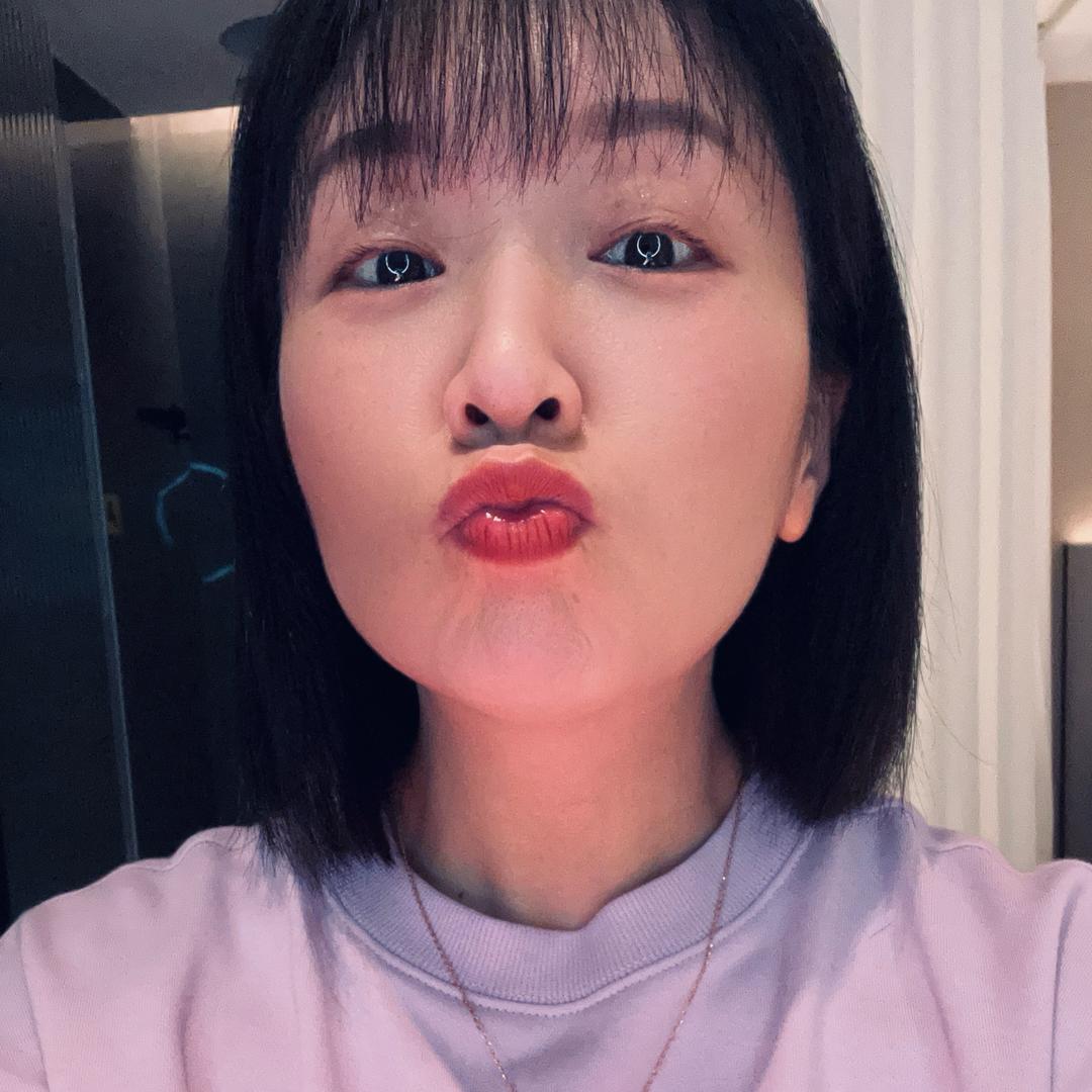 我是丽娜，你好！