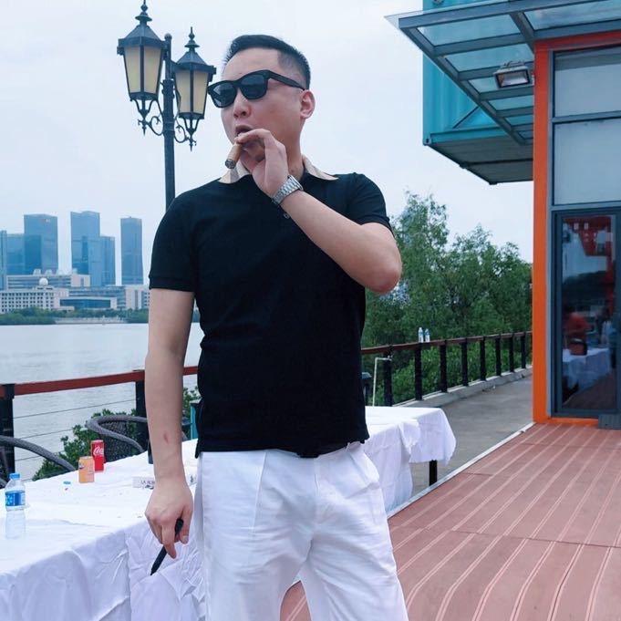 红兵的小迷弟，