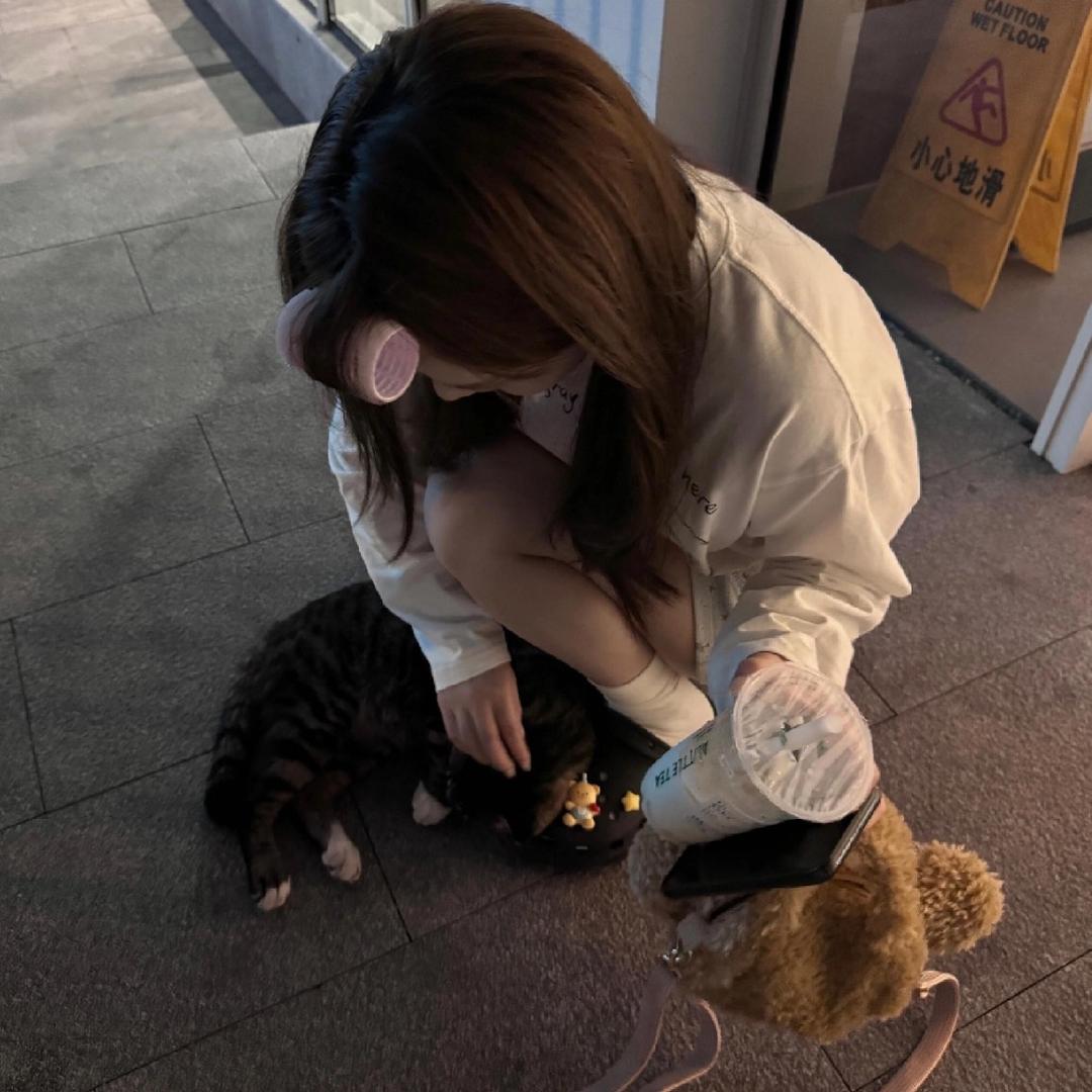 她有胃病总爱哭