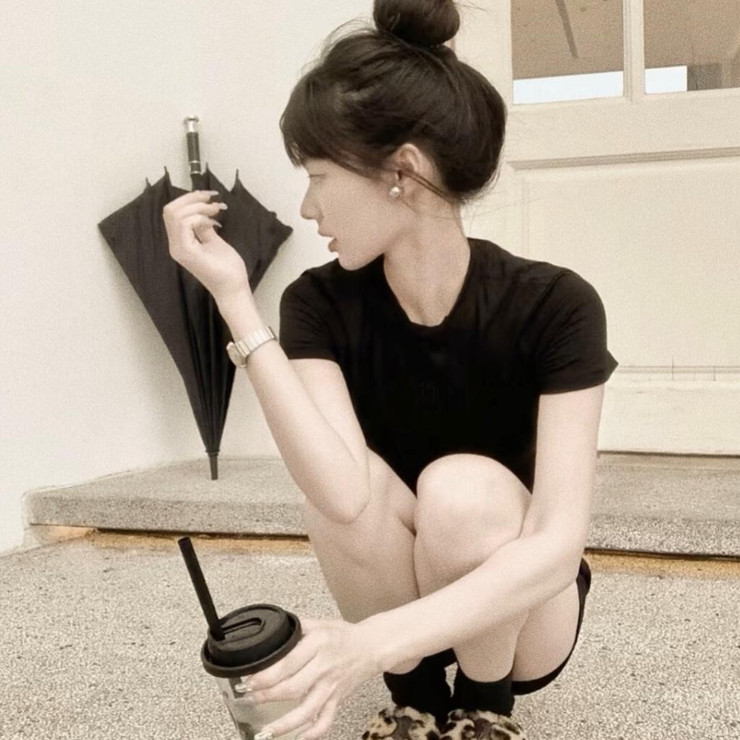 🕸️.