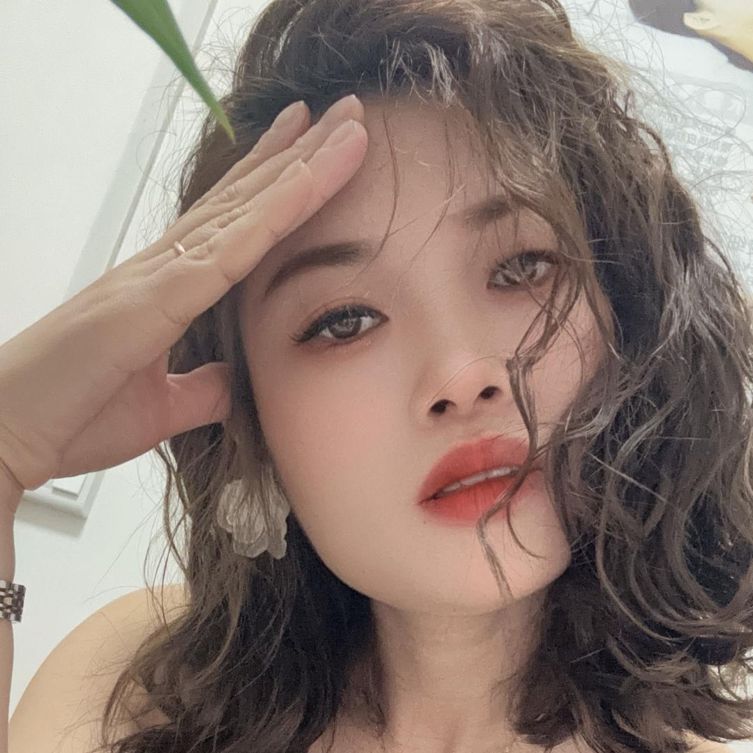在岳池做痘痘的小女子