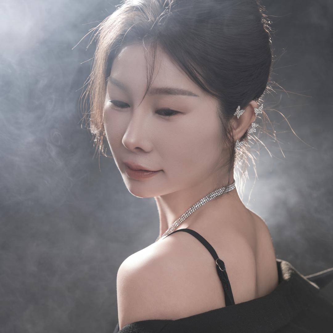 宜城市衣唯阁/依维妮女装