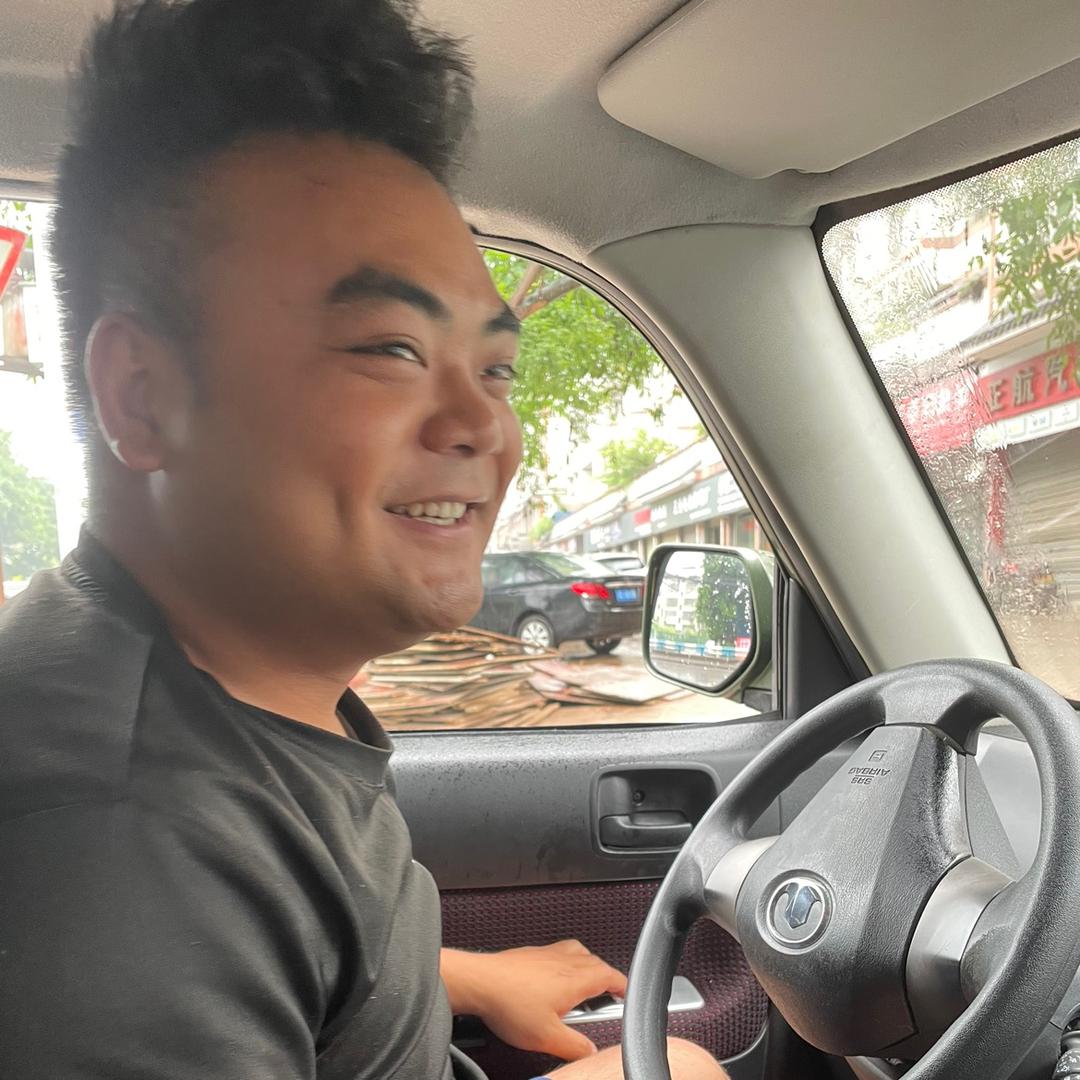 谭二娃二手车
