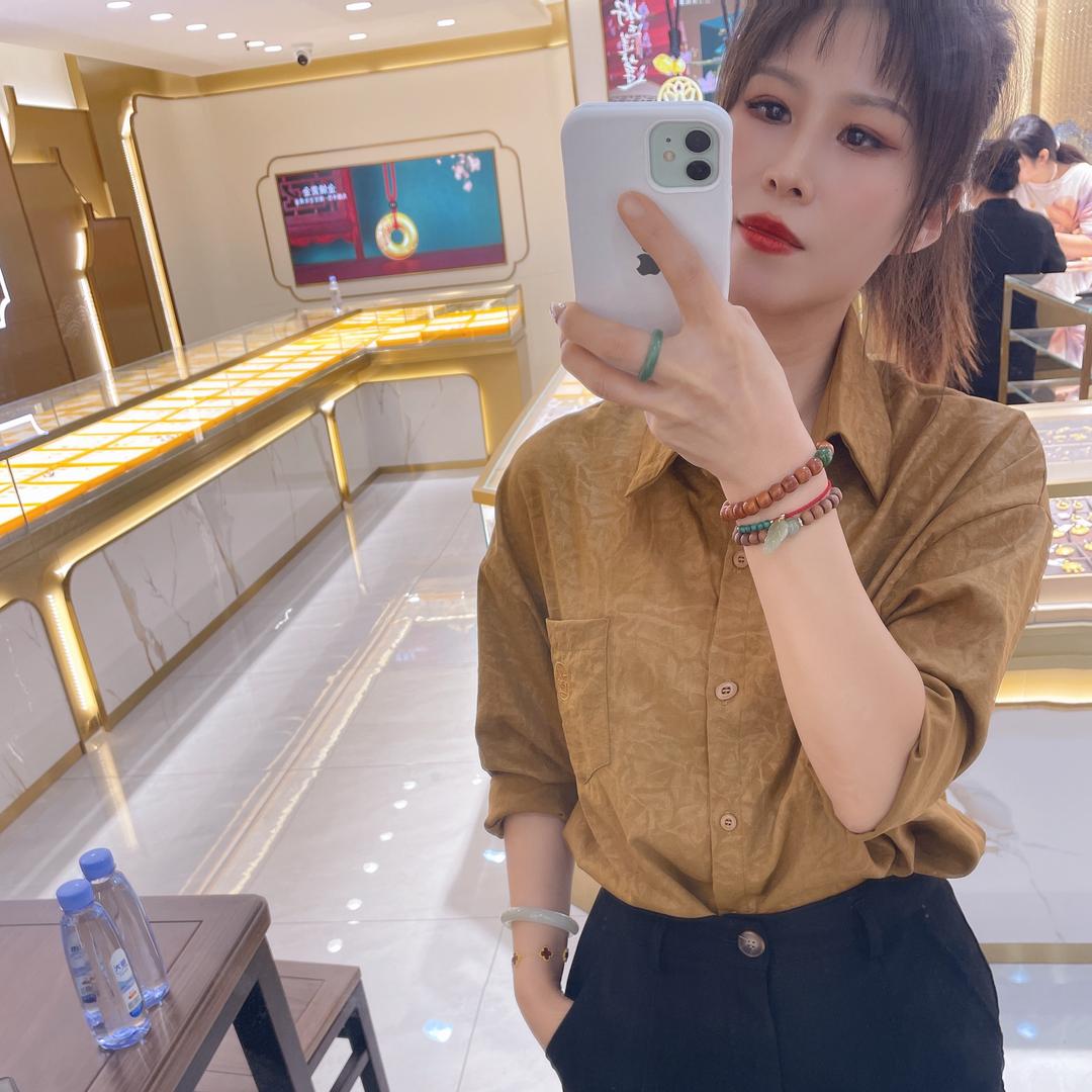 黄金展厅批发  阿莲