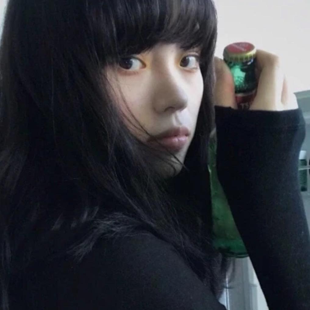 ㅤ ㅤ ㅤ ㅤ一颗葡萄