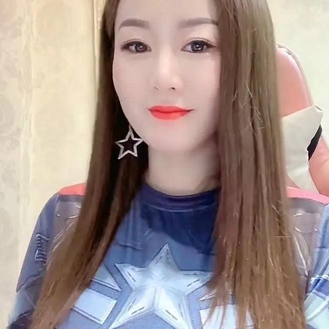 糖糖.