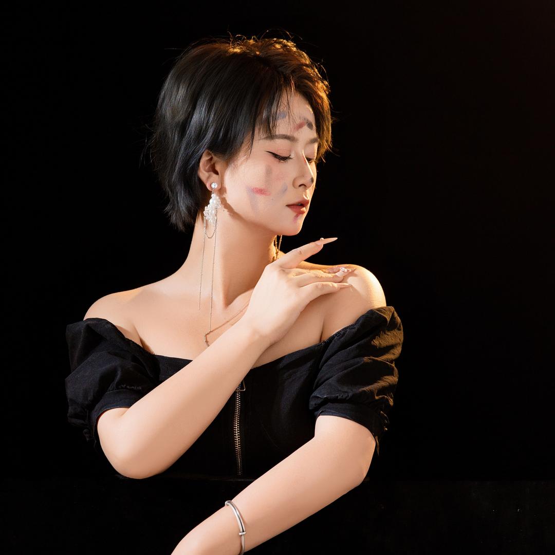 环县予礼婚纱     朱悦