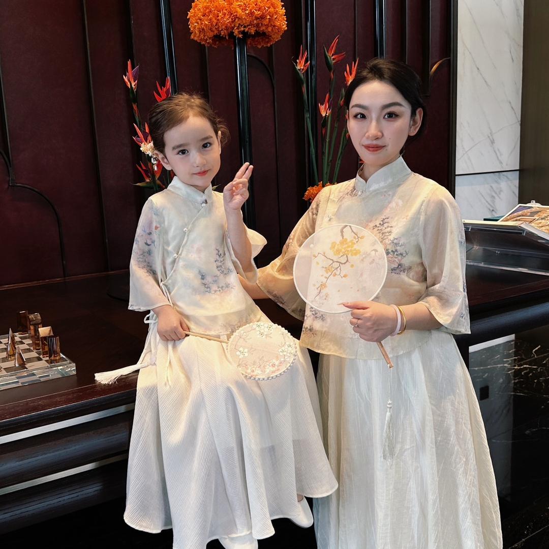酷木仔杭州亿硕诺服饰贸易有限公司童装专卖店