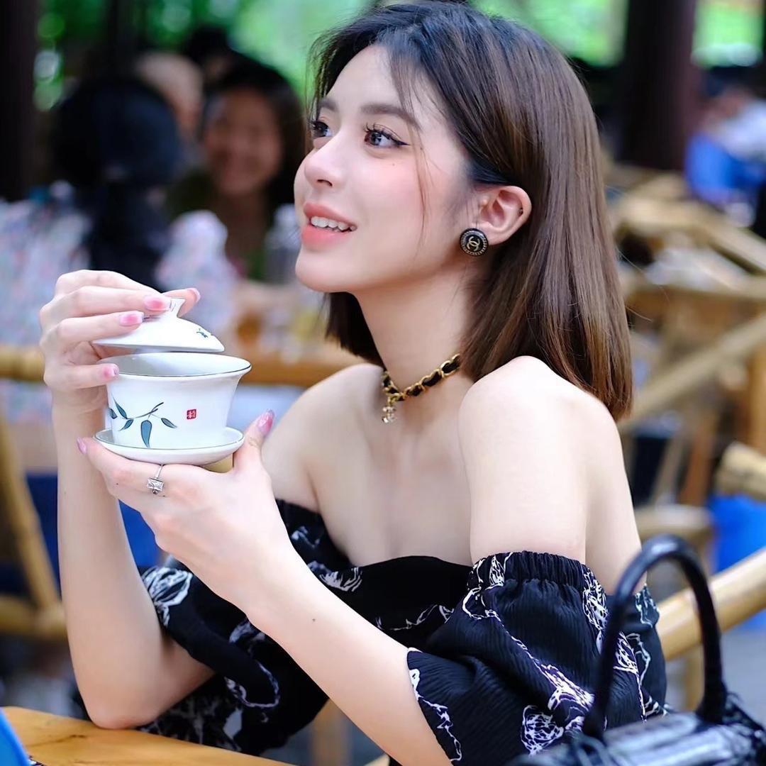 vivi薇薇大小姐