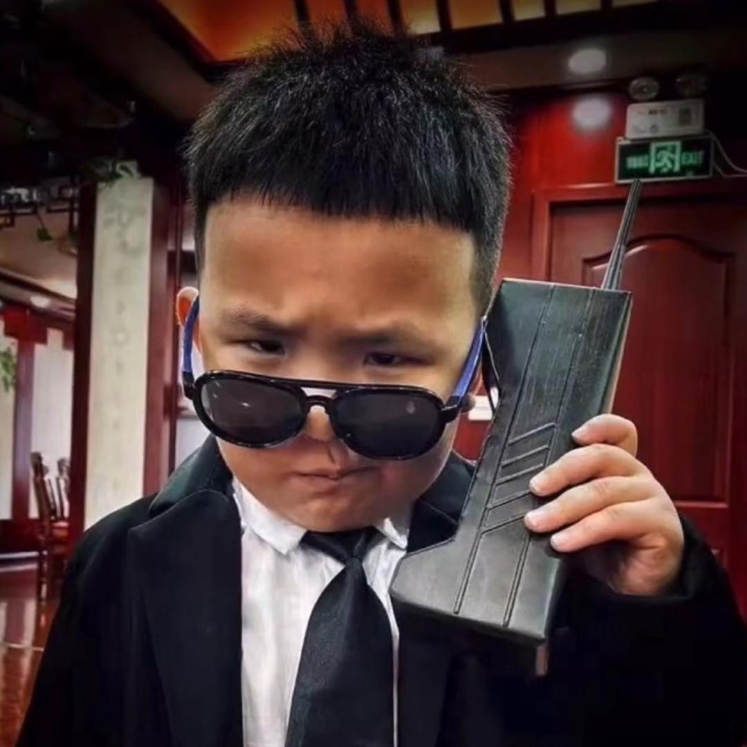 小侯.