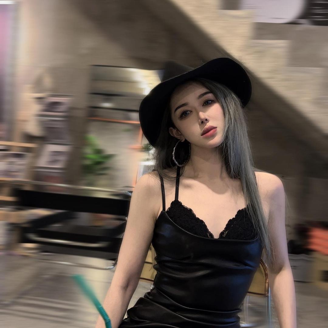 劝你不要太嚣张女士