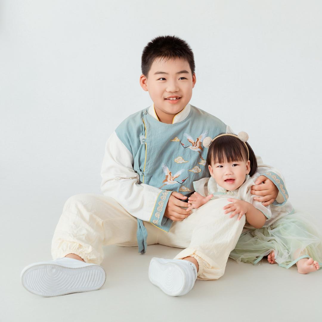 贪吃哥哥和爱哭妹妹