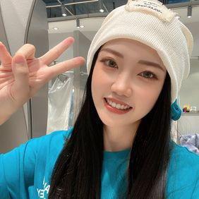杨悠悠服饰