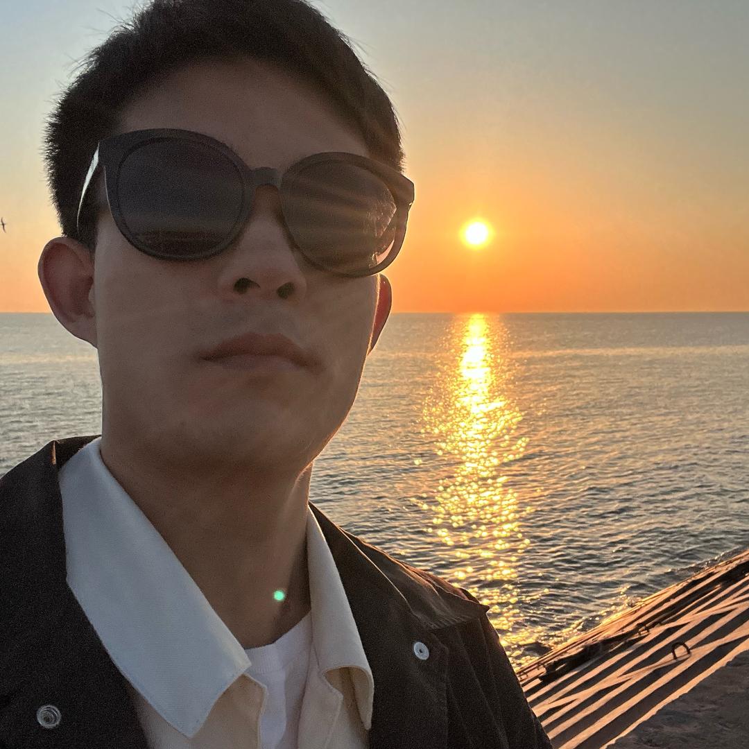 爱国无畏的小希妍头像