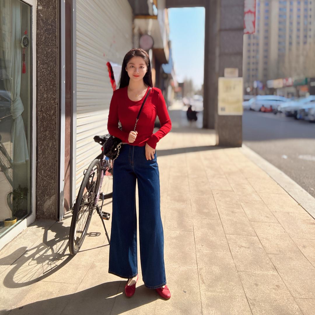 卖衣服的钟小姐呀!🤭