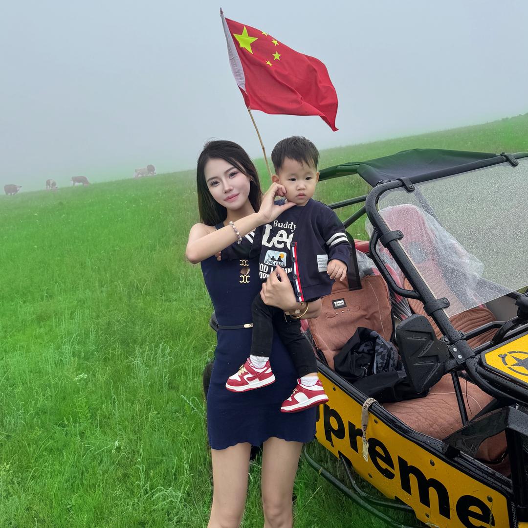 小奕的美少女妈咪