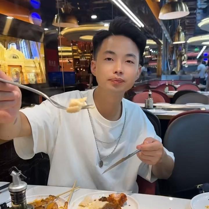 官舟短发王廊