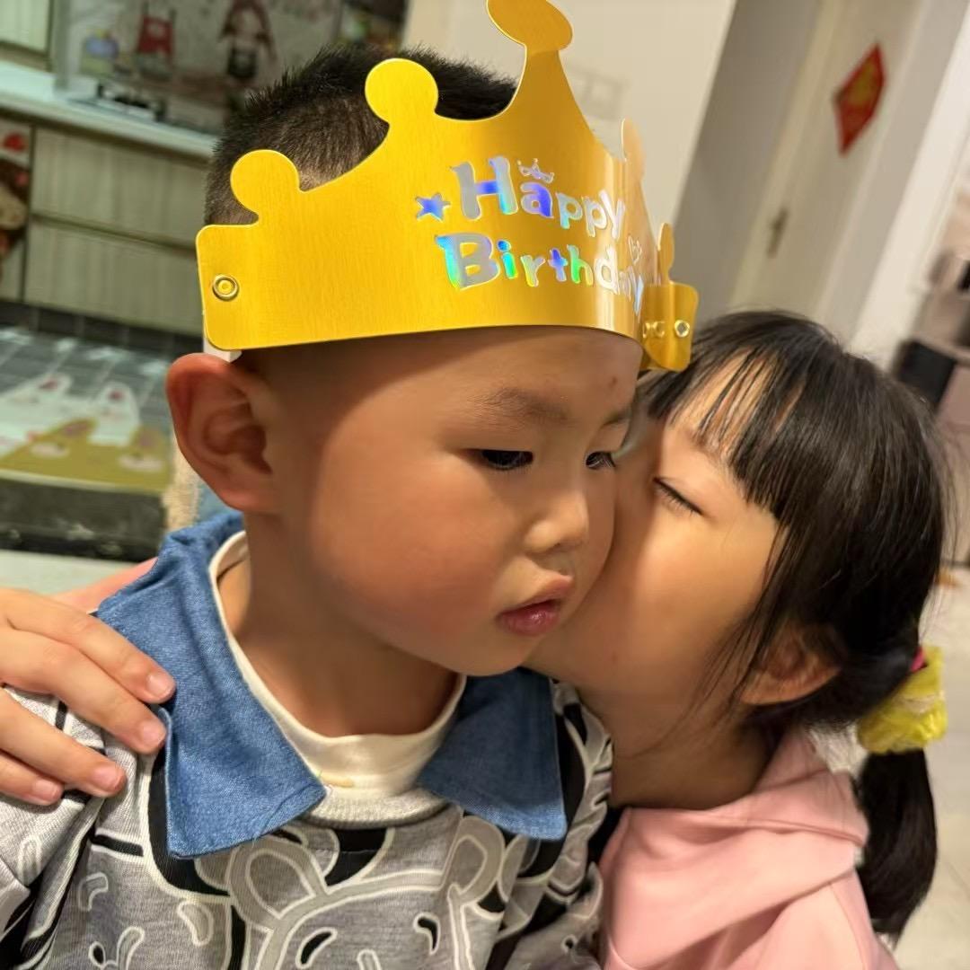 一只紅杏出墻来