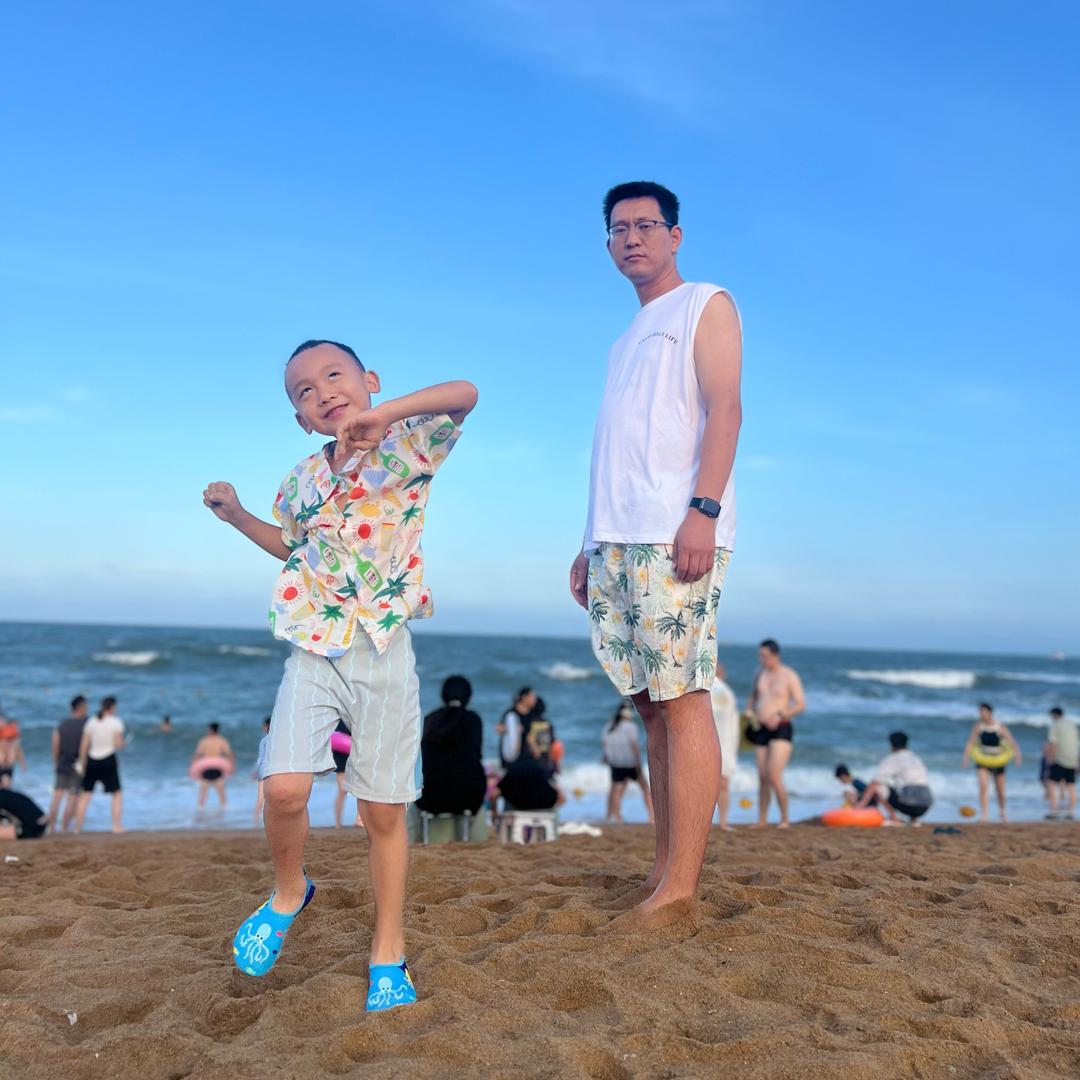 陈浩浩。