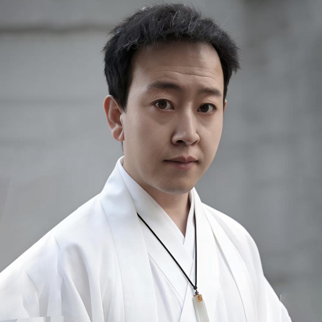爱打扮的李老板