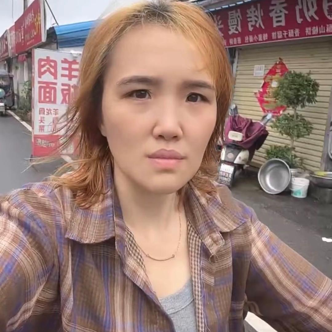 翠花卖饭团