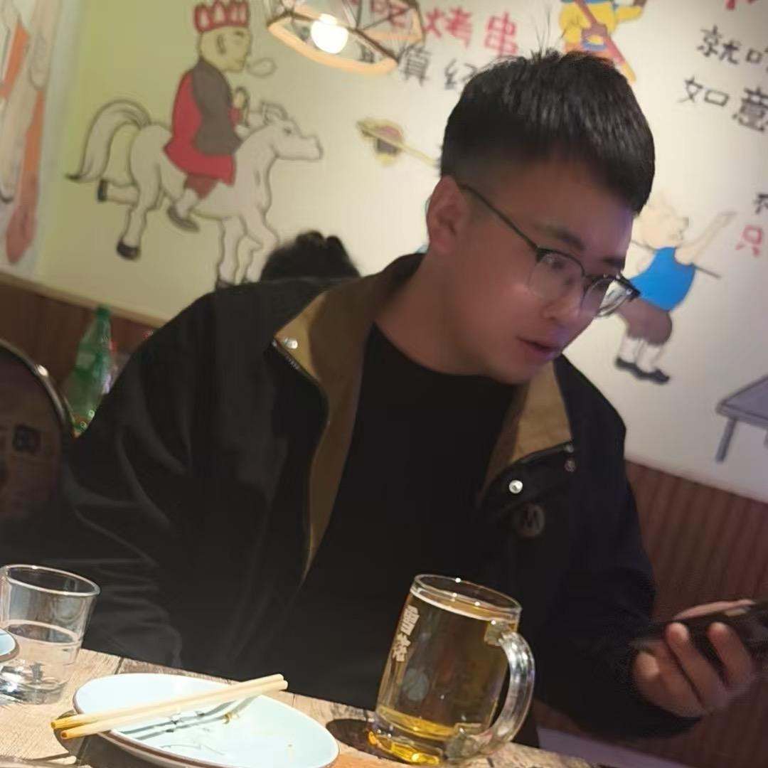 小 小 俊 男