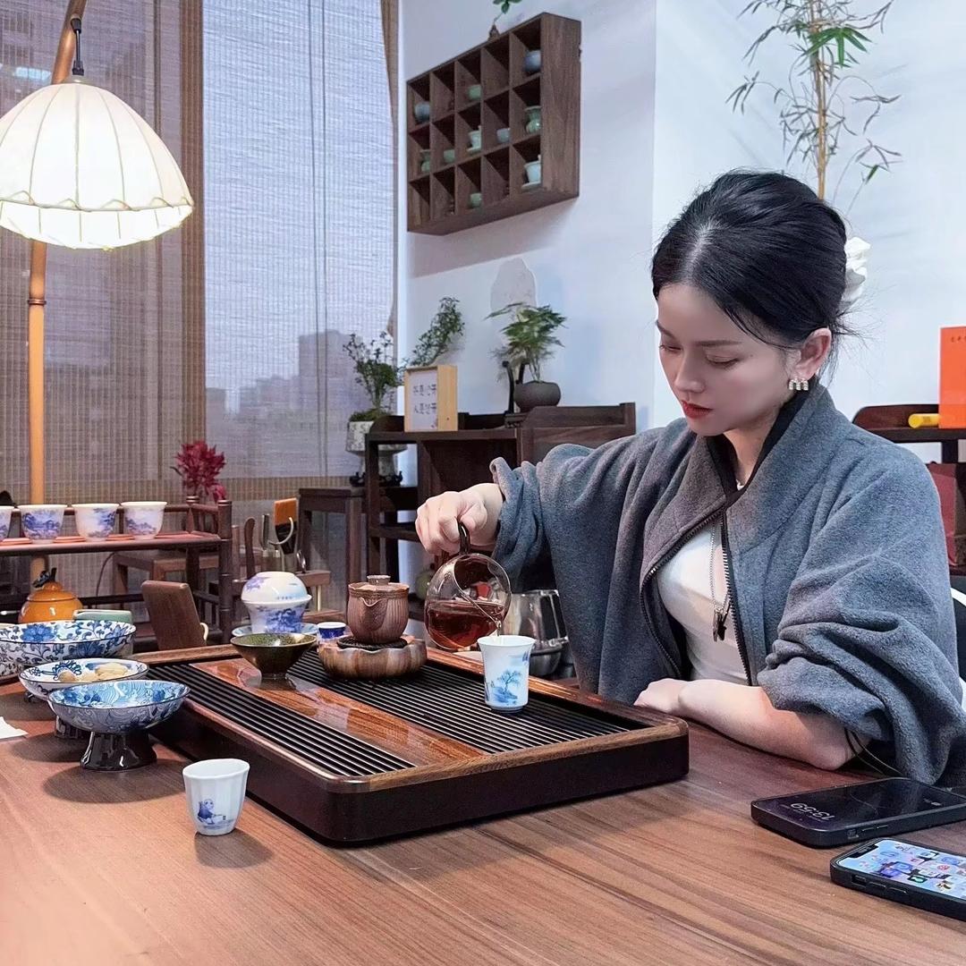实木艺典（北美黑胡桃木）