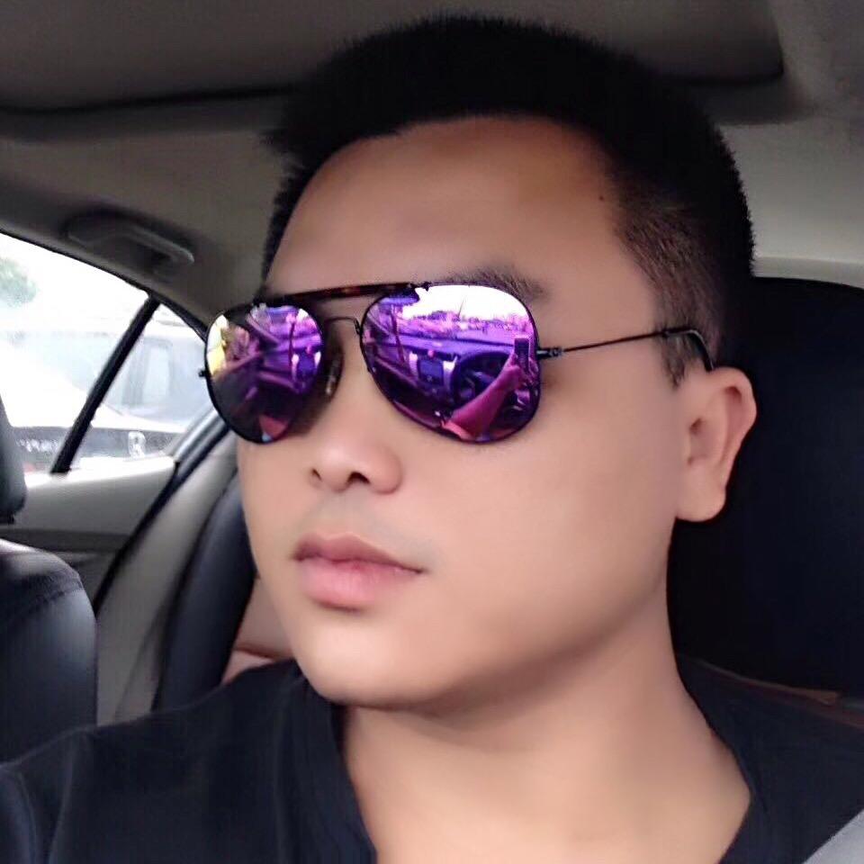 沙漠中一棵胡杨