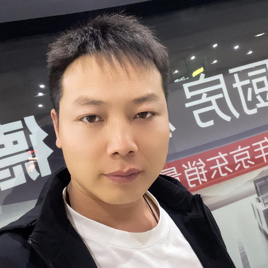 人潮拥挤，遇你不易