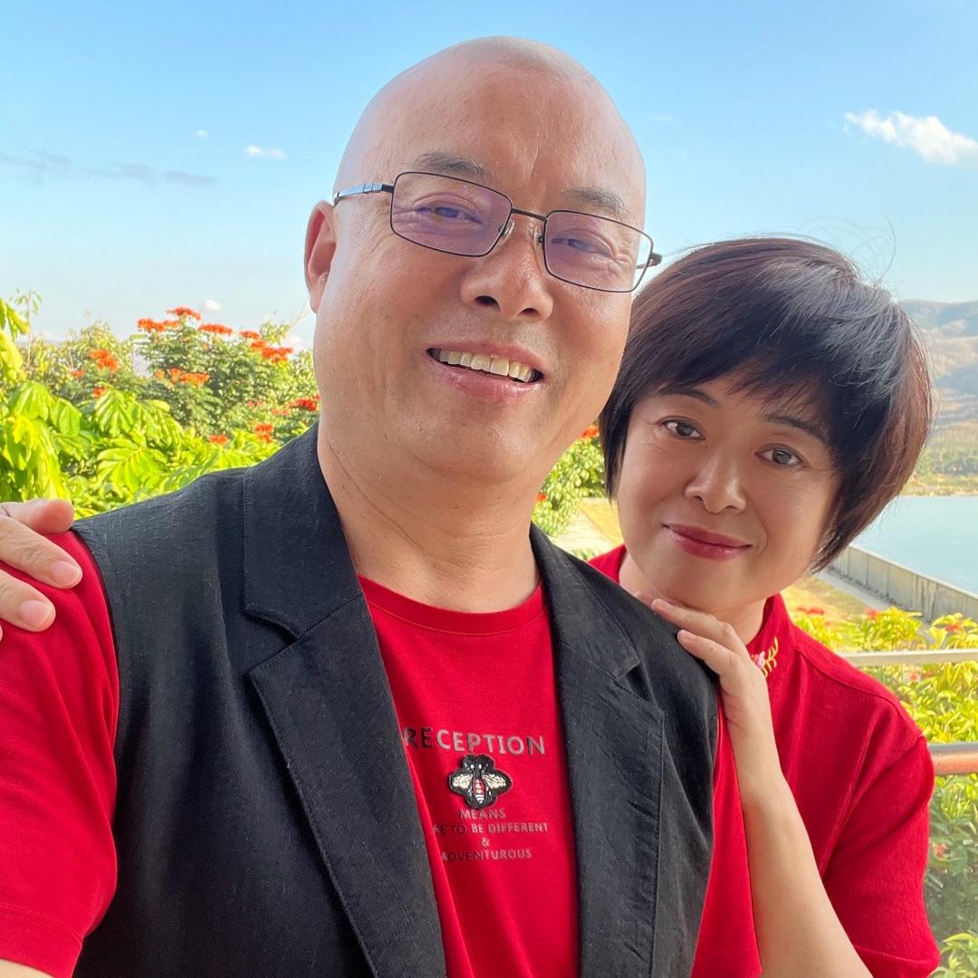 老六夫妻房车游