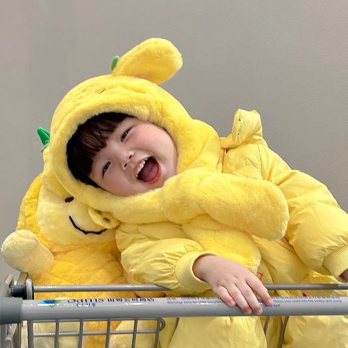 小熊陪你看月亮