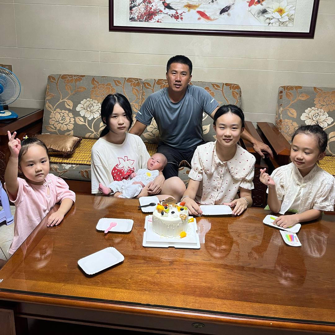 五个孩子的妈（努力版）