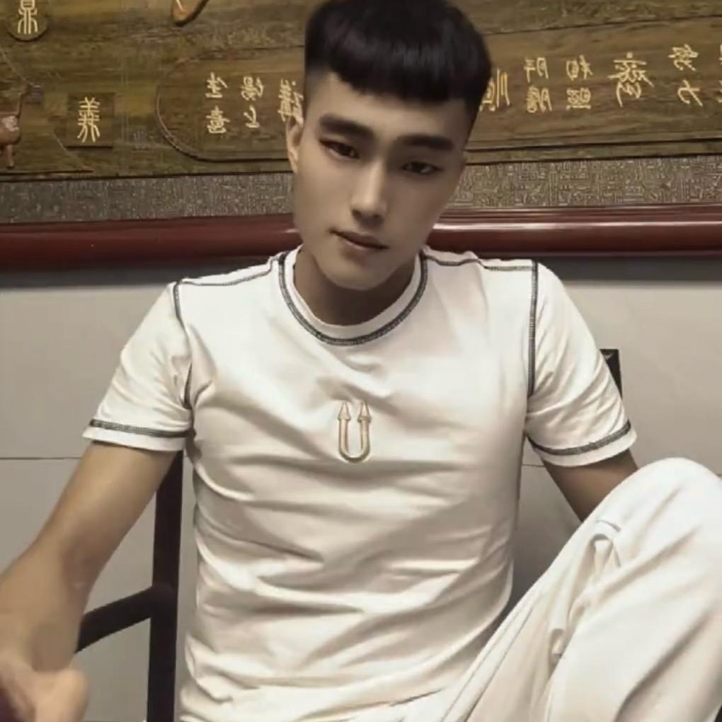 叫我贤弟。。。