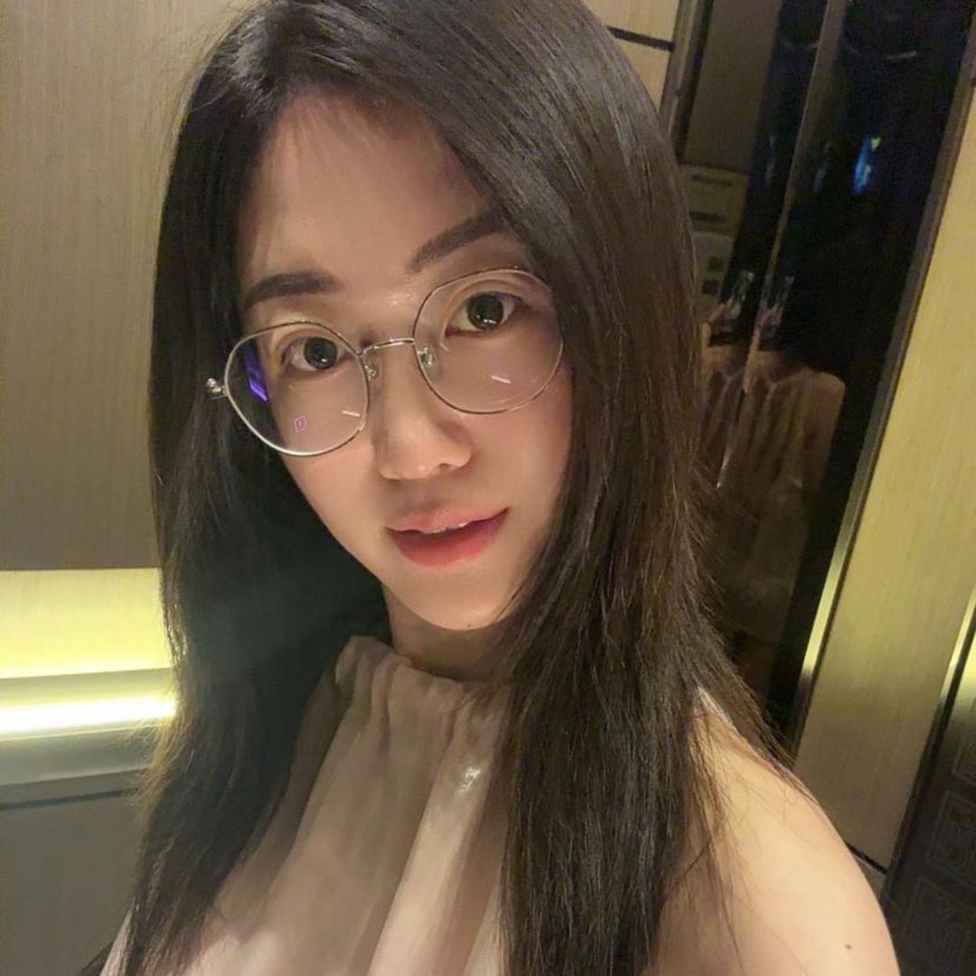 🌈眼镜妹