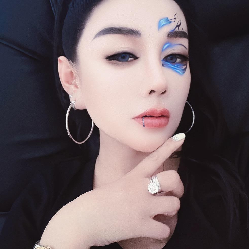 👑👑👑小美人👑👑👑