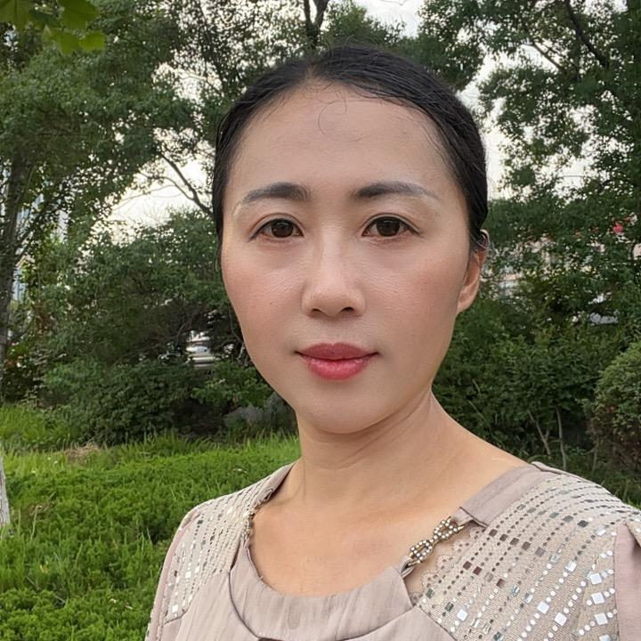 在临沂费县卖饭团的沈姐