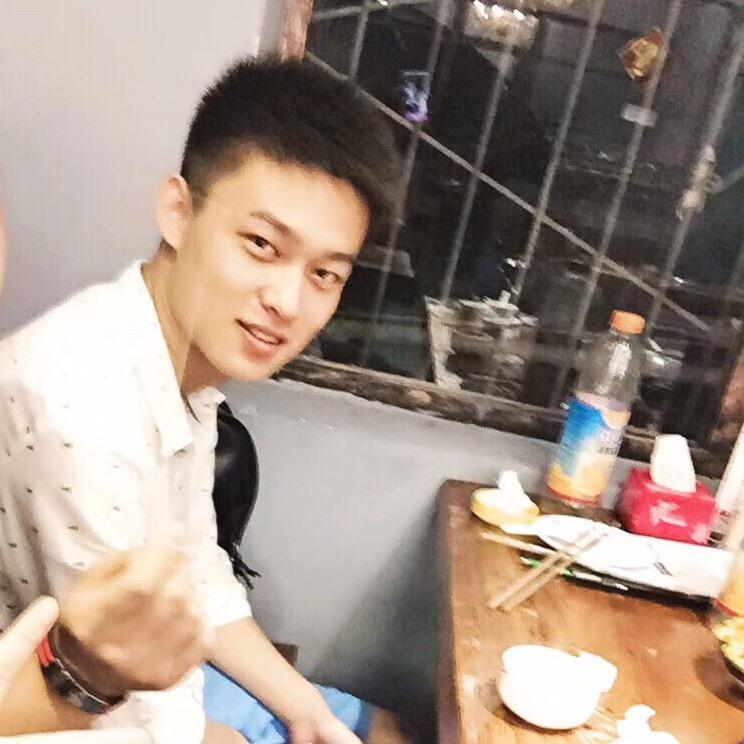 喜欢雨天爱吃香菜🥬