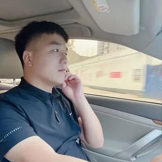 李震 -郑州万乘二手车大号