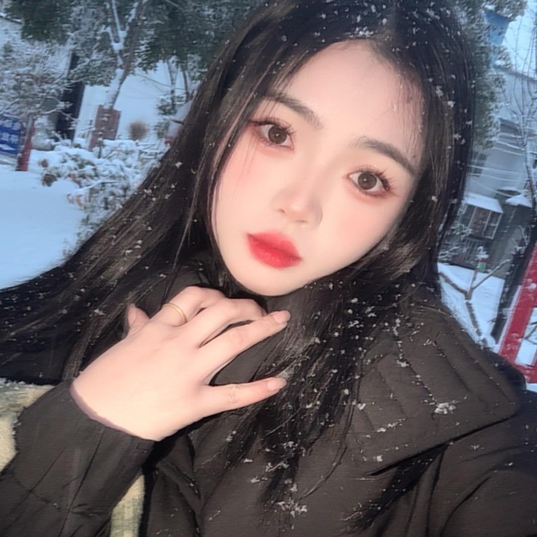 是小李呀《新兴柚子家童装潮品店》