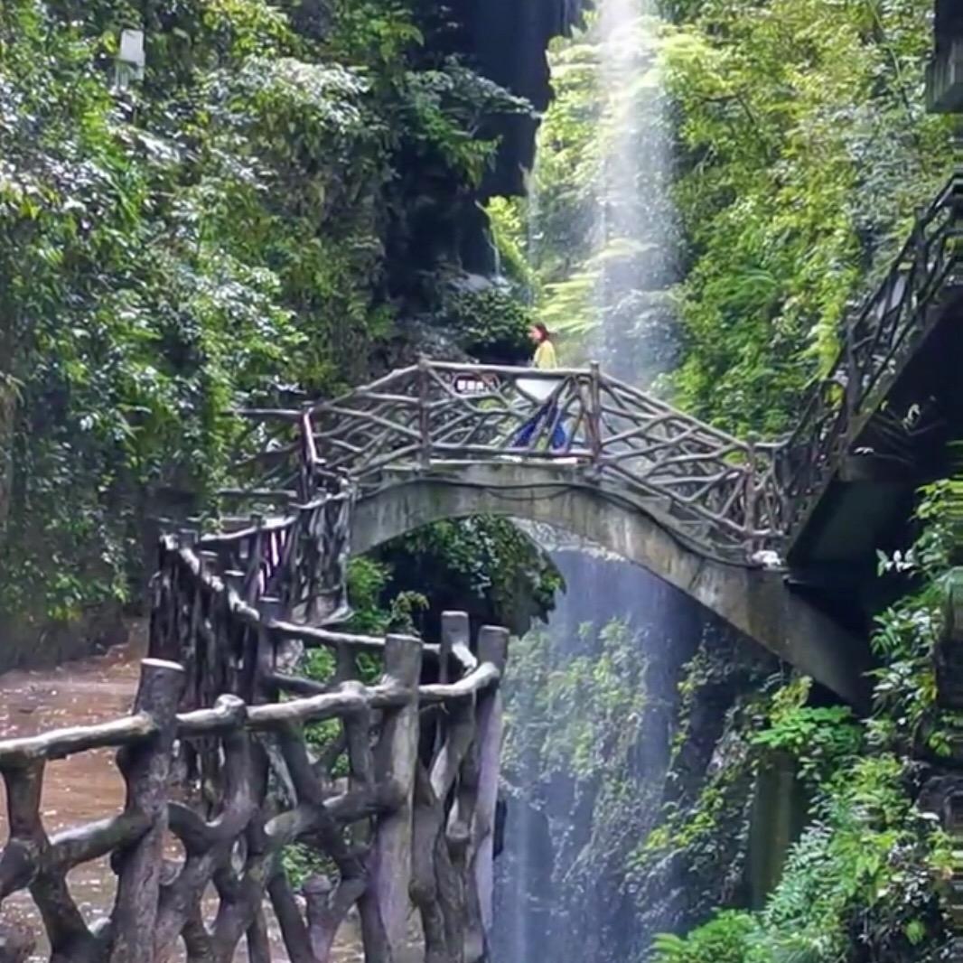 峡谷情