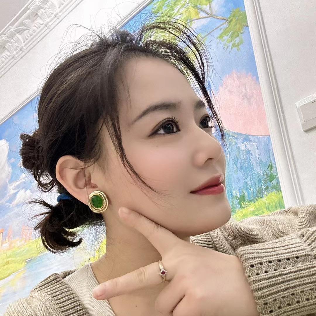 白帆笑了😊