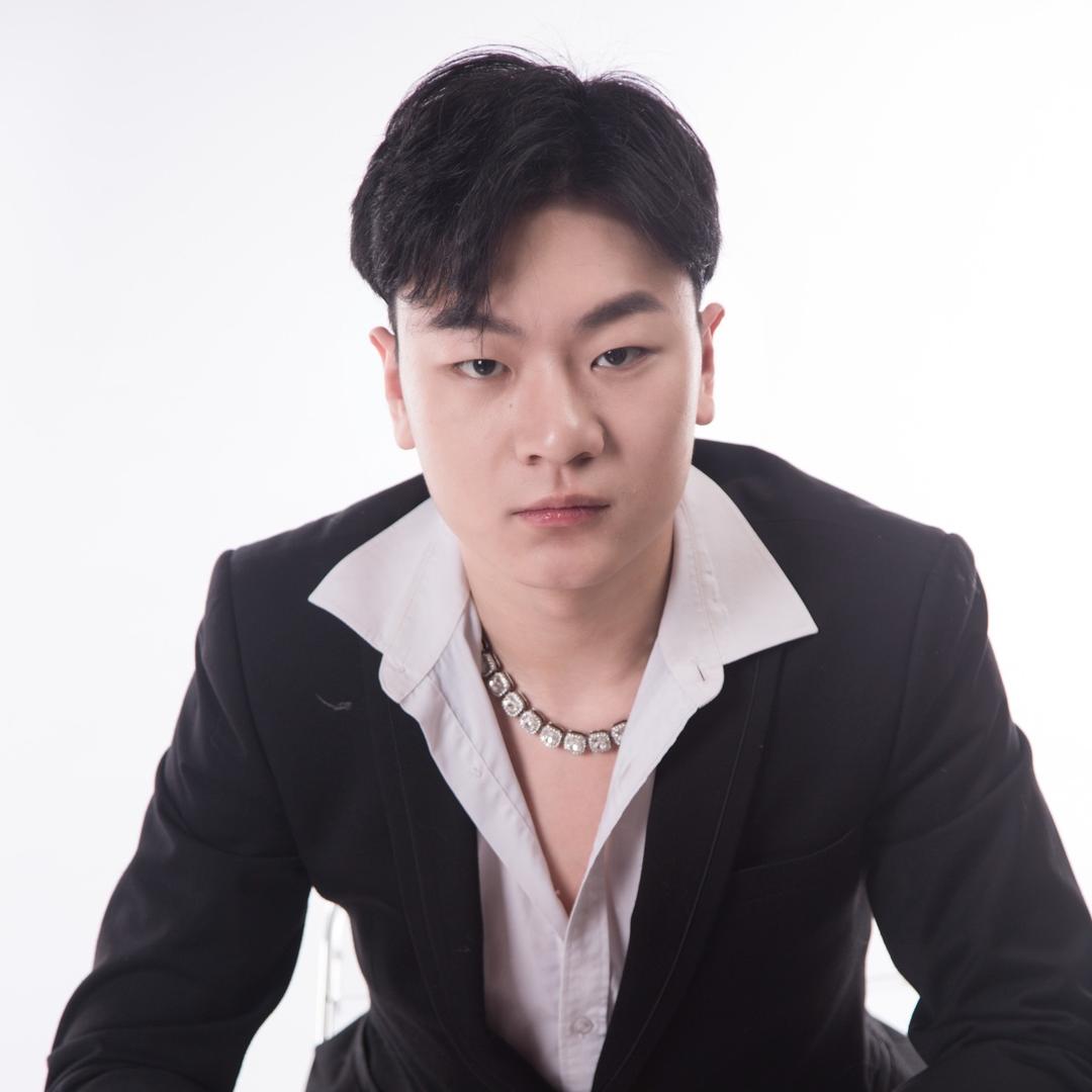 主持人🎤张硕