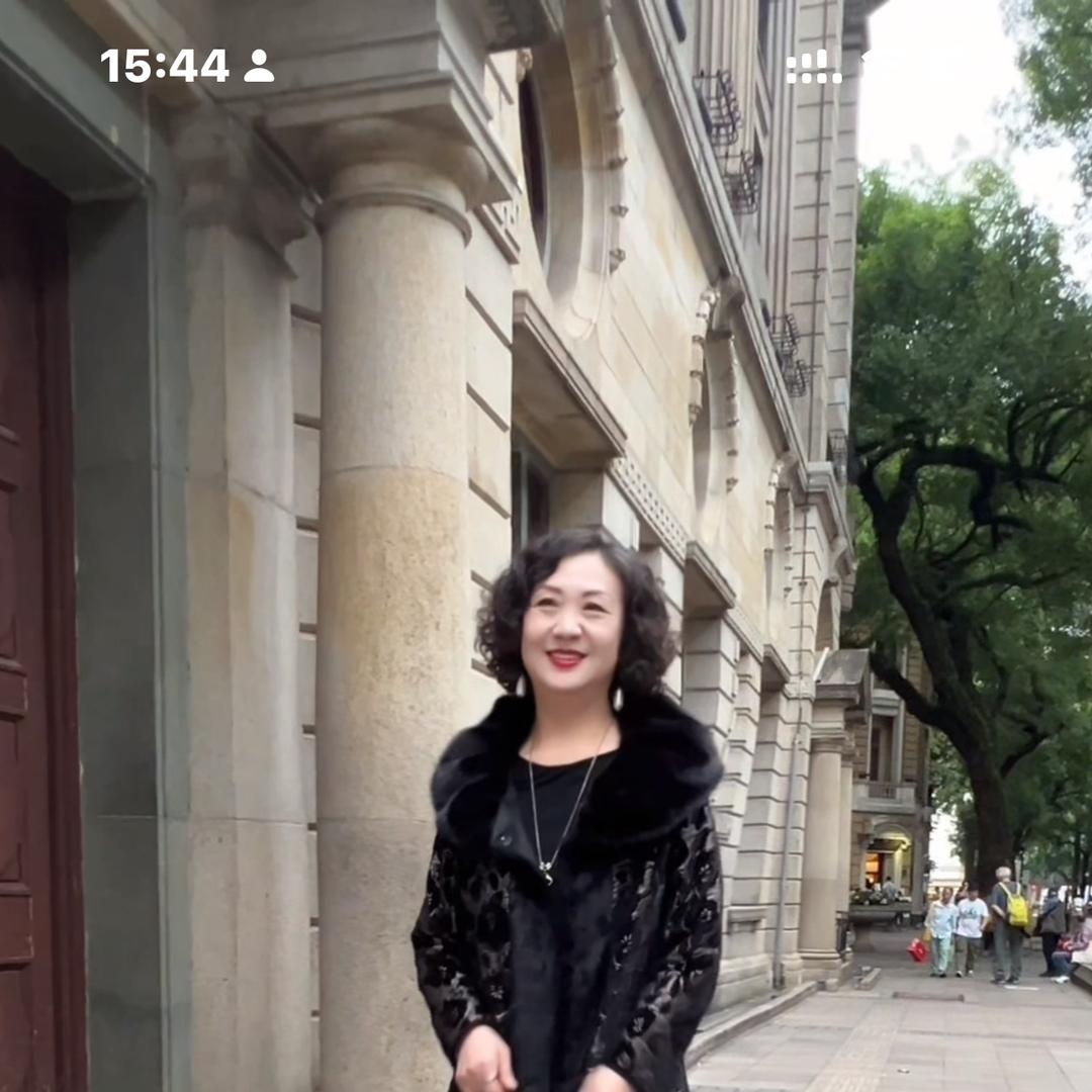 广州高伊服饰工厂店