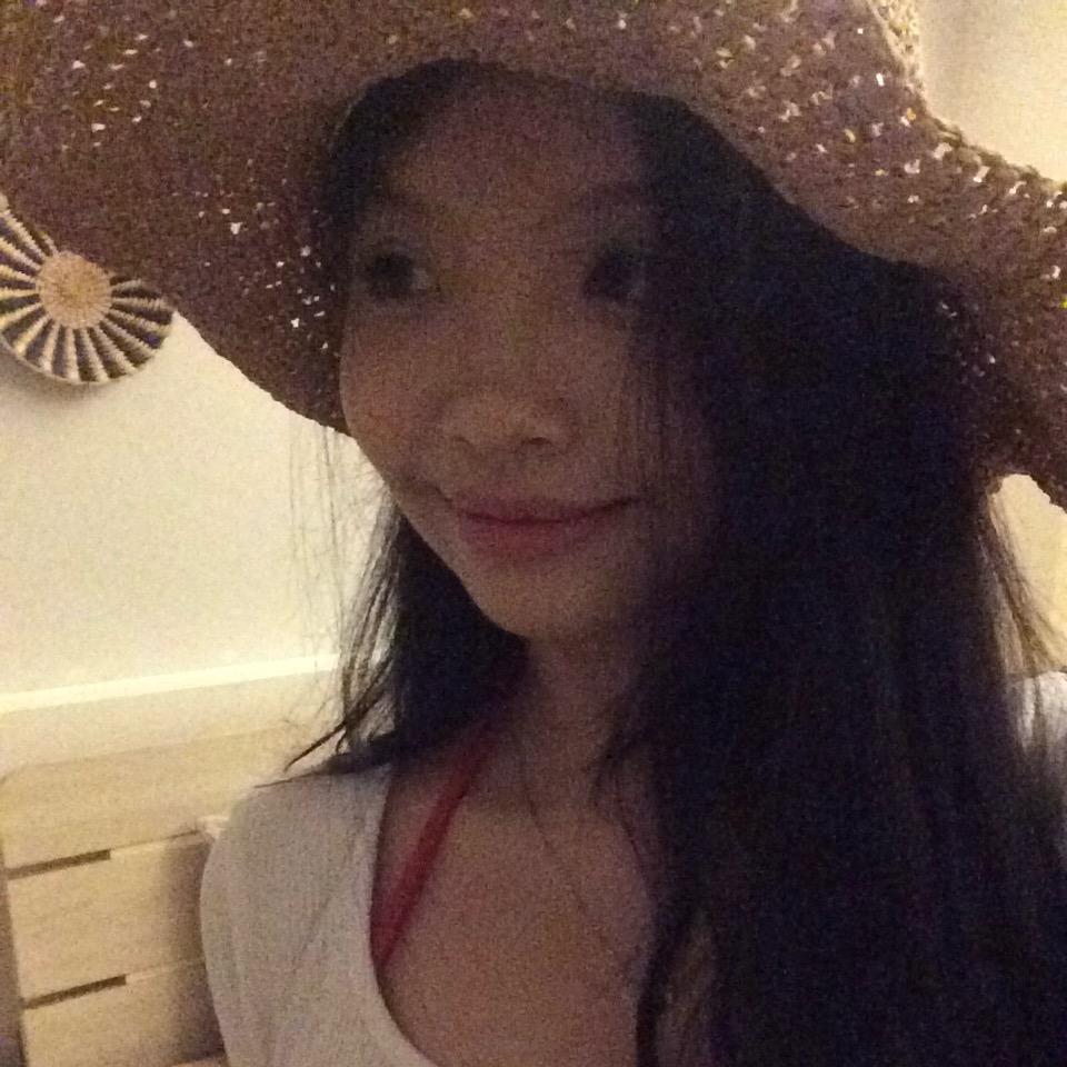 纯情忧郁霸总爱上性感大蟑螂