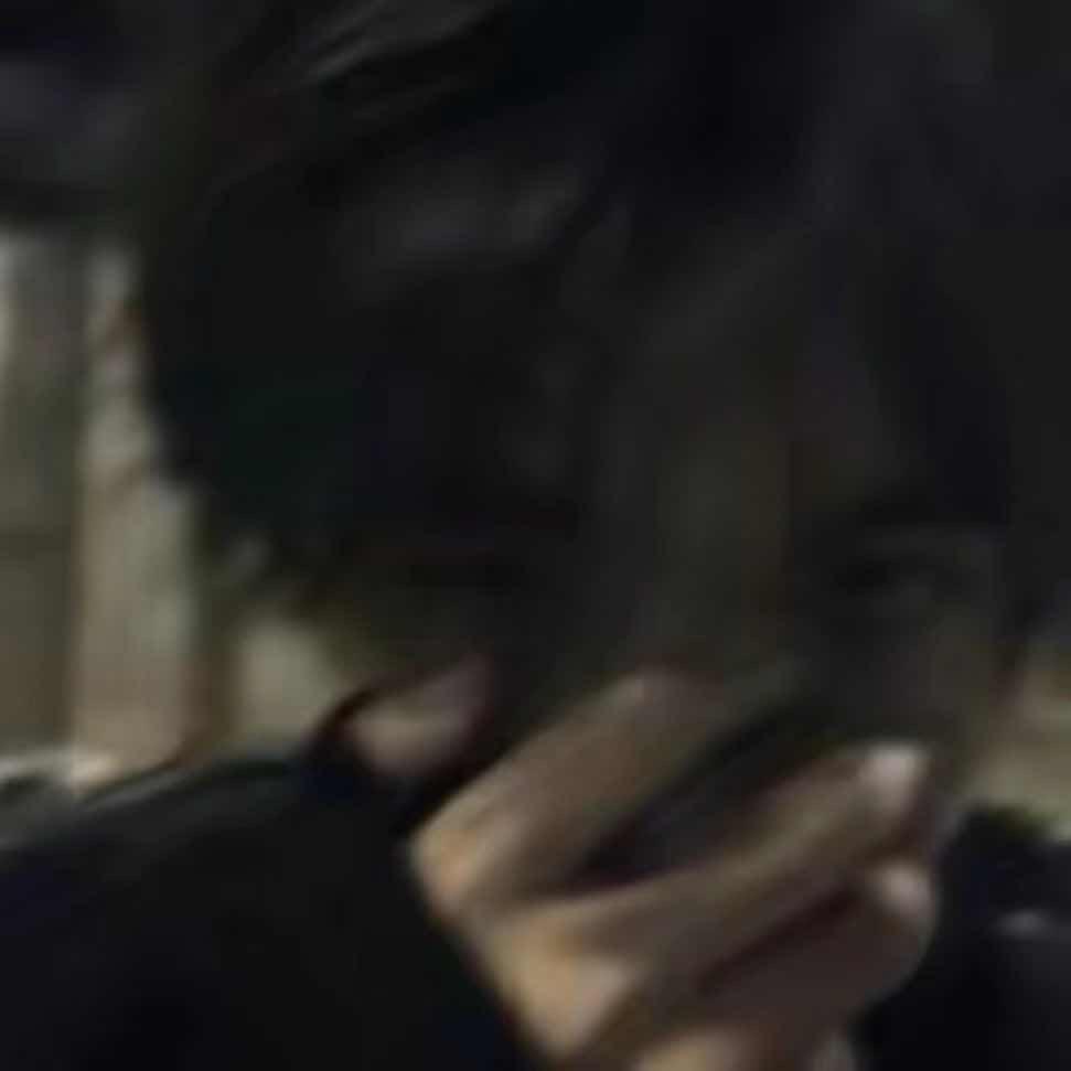 闷七七.