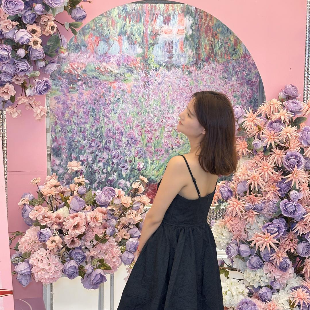爱吃的小妹子
