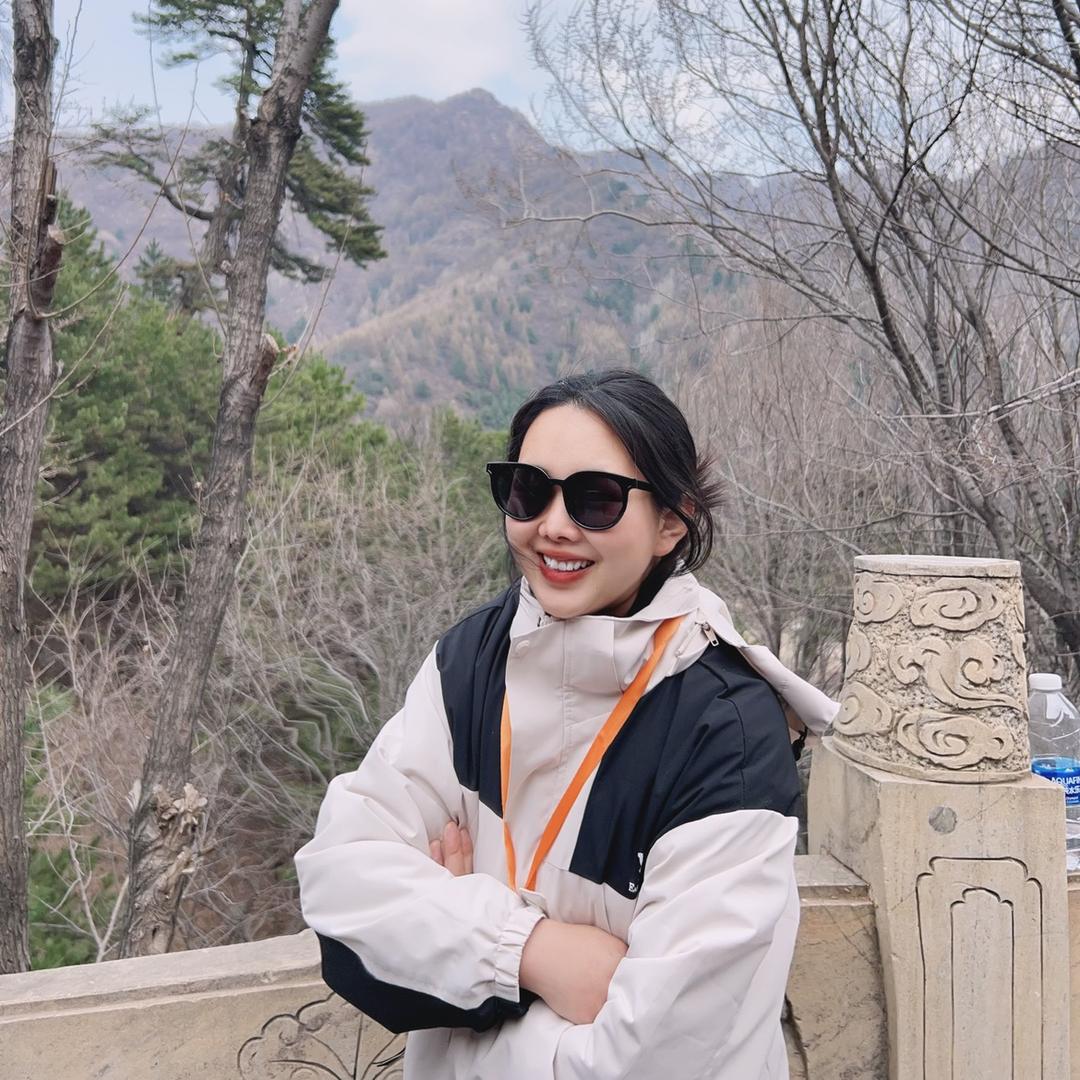 不爱喝水的小肥妞吖