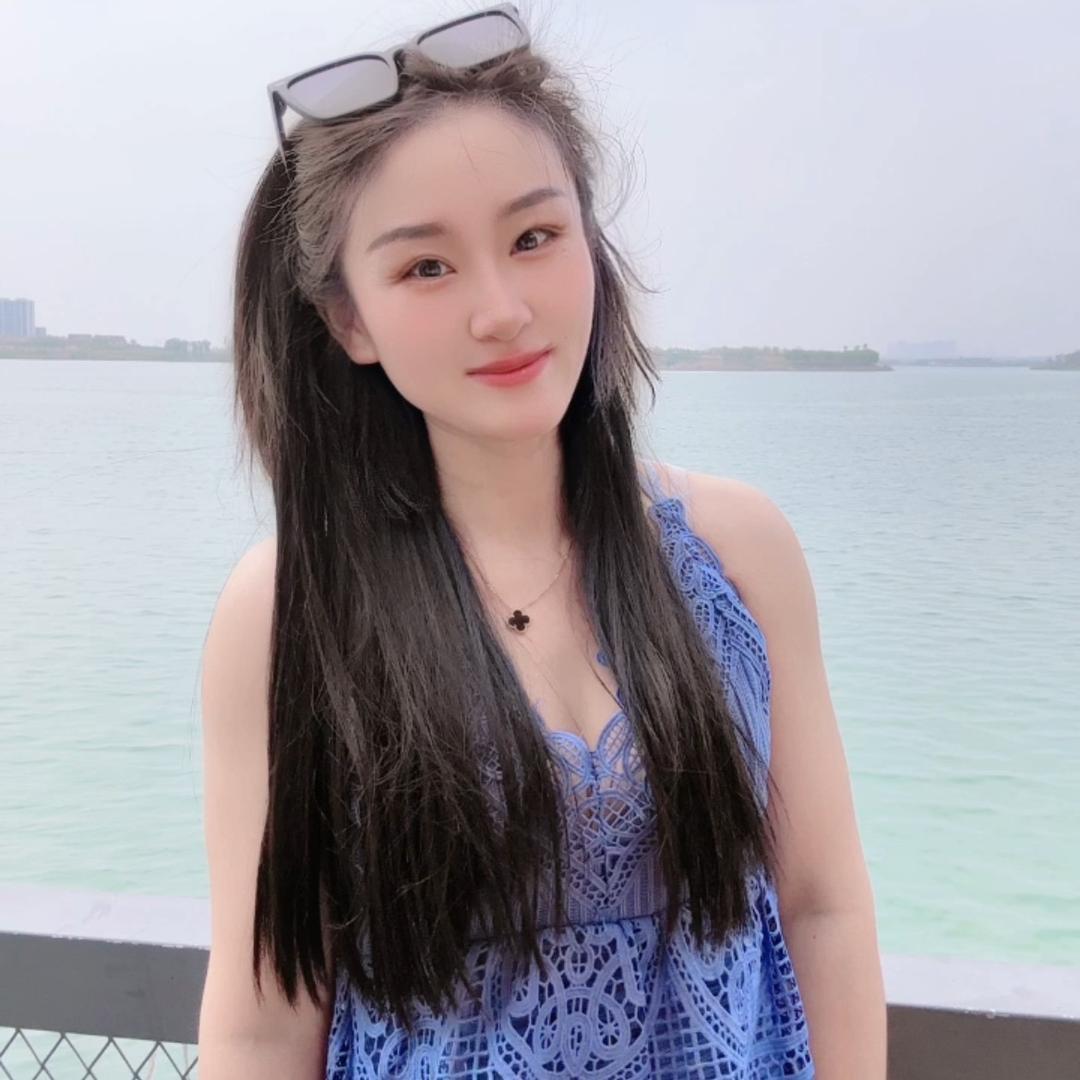 莉莉🌸l沐老板瞧不起（莉莉）服两个马车