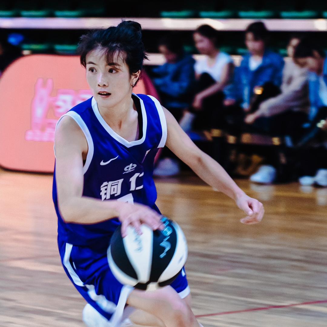 王摆摆⛹️🏻‍♀️