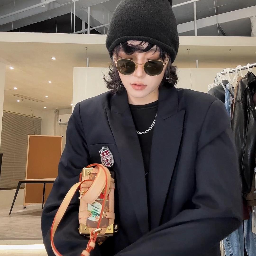 广坤的私服